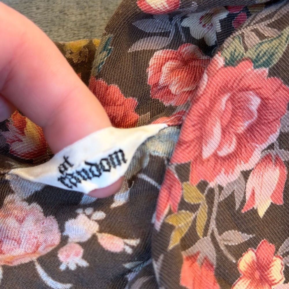 At Random Floral Button Down Shirt Womens Large Brown Rose Long Sleeve Pocket - Picture 2 of 9